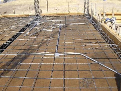 Instalación eléctrica en fundación de hormigón en obra nueva en San Juan